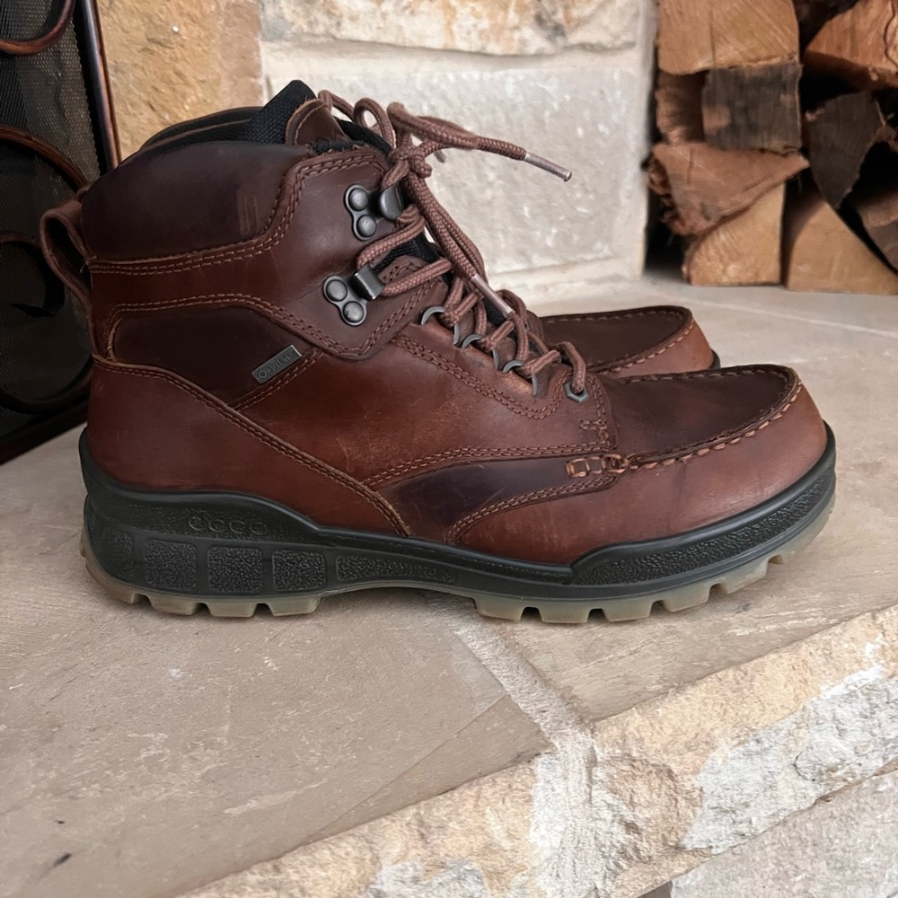 ECCO Track 25 Boots size 43 (9-9.5)